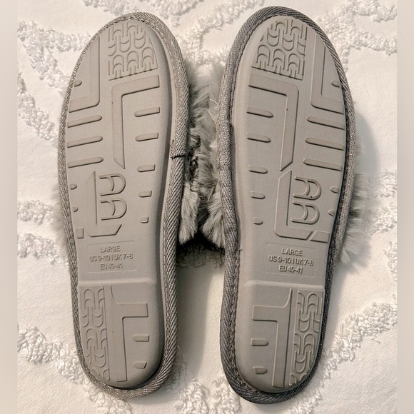 Faux fur slippers NWOT sz 9/10 - Picture 2 of 2